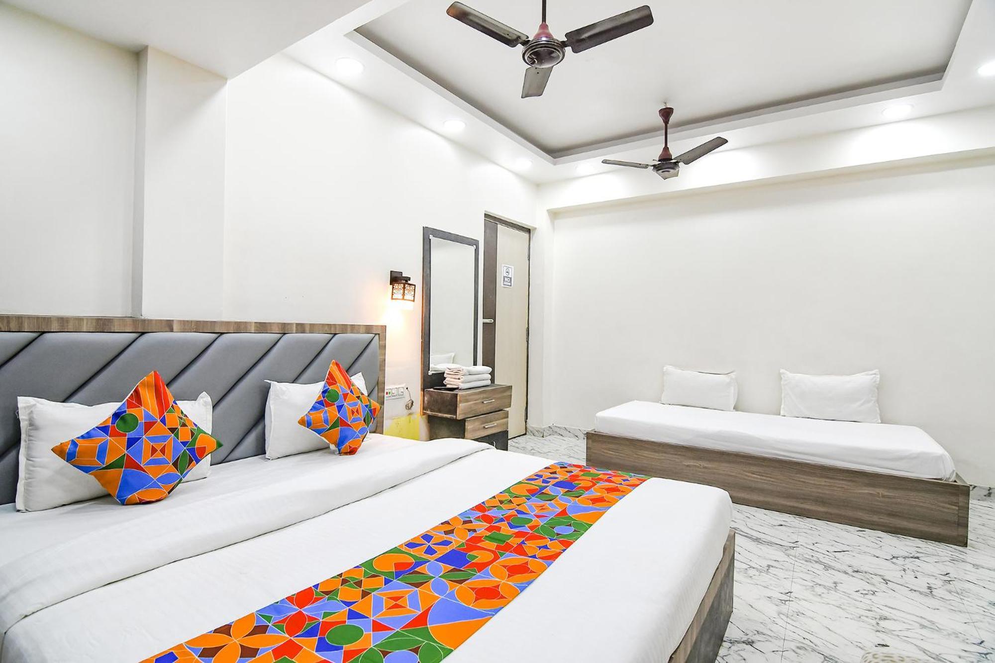 Fabexpress Sr Royale - Nr Sealdah Station Hotel Calcutta Eksteriør billede