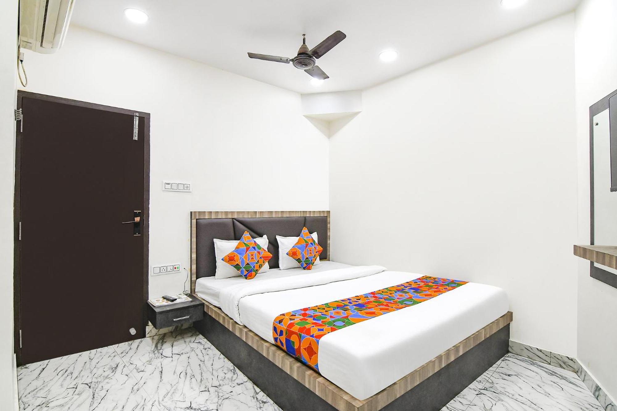 Fabexpress Sr Royale - Nr Sealdah Station Hotel Calcutta Eksteriør billede